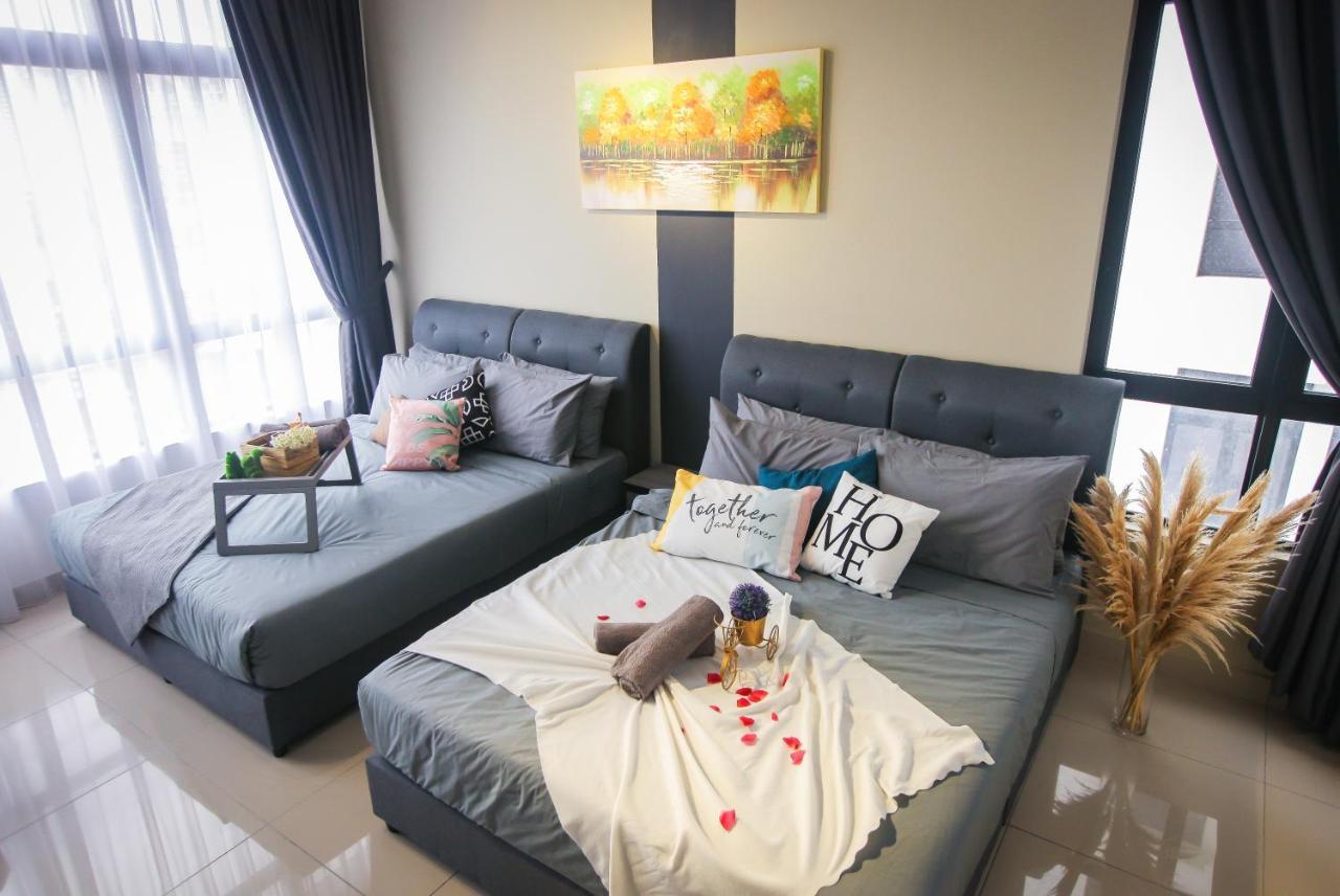 Apartemen Twin Tower By The One - 10m Walk To Jb Custom & Ciq